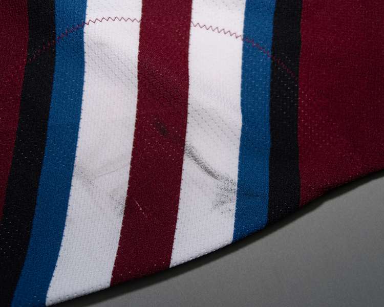 Steve Konowalchuk Colorado Avalanche game worn jersey tagging Steve Konowalchuk Colorado Avalanche game worn jersey tagging