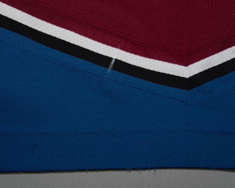 Ian Laperriere Colorado Avalanche game worn jersey fightstrap Ian Laperriere Colorado Avalanche game worn jersey tagging