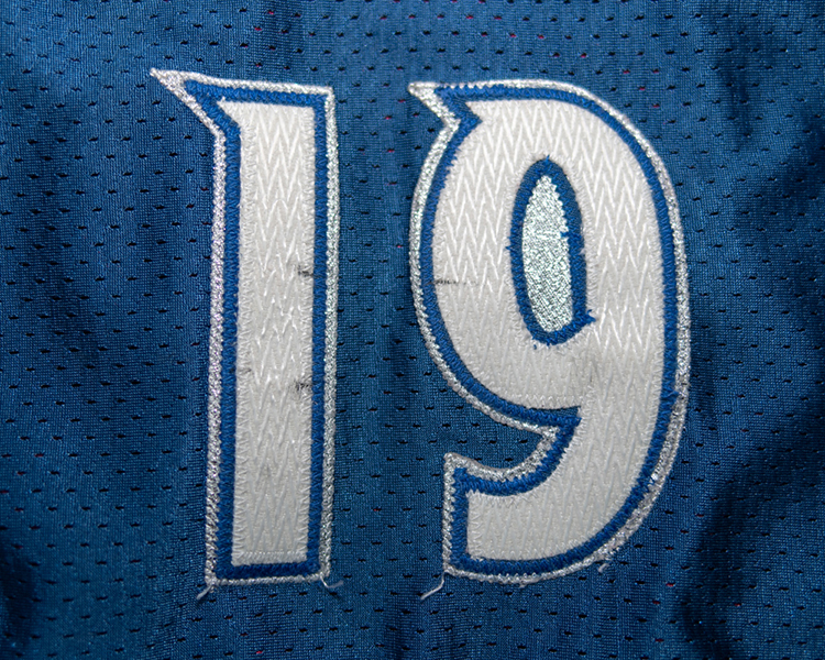 Joe Sakic Colorado Avalanche game worn jersey tagging Joe Sakic Colorado Avalanche game worn jersey tagging